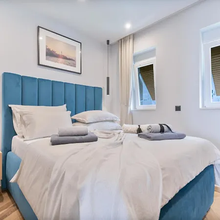 Bed & Breakfast West Coast Deluxe 4*