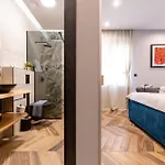 West Coast Deluxe 4* Split