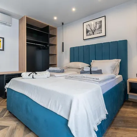 West Coast Deluxe 4* سبليت