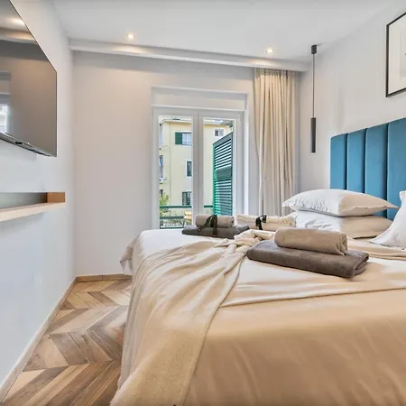 West Coast Deluxe سبليت