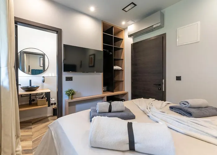 West Coast Deluxe 4* Split