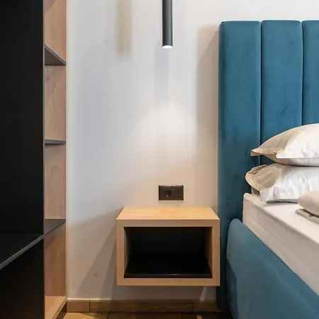 Bed & Breakfast West Coast Deluxe 4*