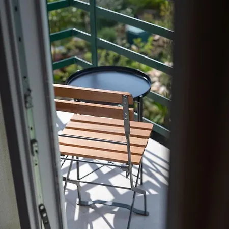 West Coast Deluxe Bed and Breakfast Σπλιτ