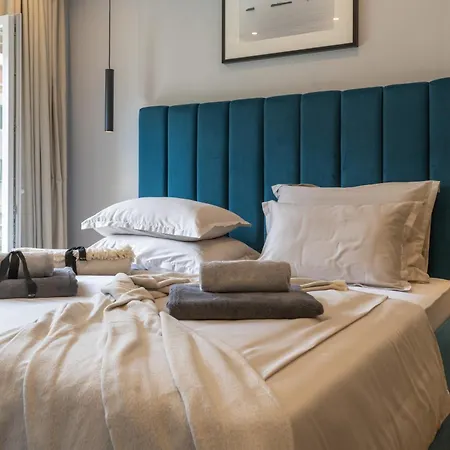 West Coast Deluxe Bed & Breakfast