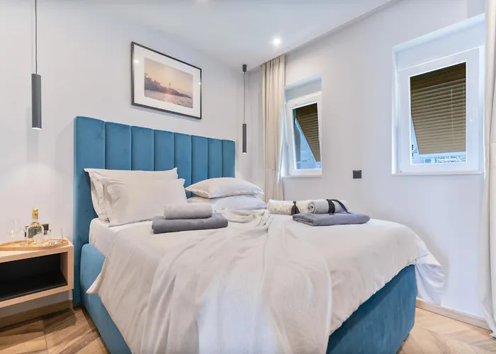 Bed & Breakfast West Coast Deluxe 4*